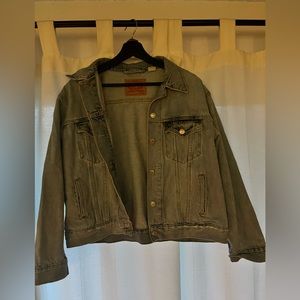 Levi’s denim jacket